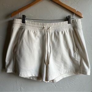 Athleta Cozy Fleece Lounge Shorts Cream Ivory Drawstring Waist Athleisure L 4”